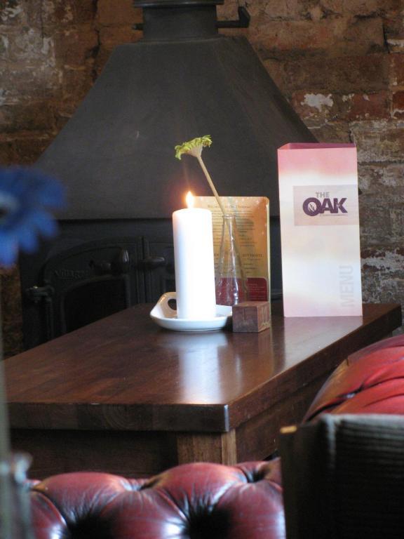 Oak Inn Upton Snodsbury Exterior photo