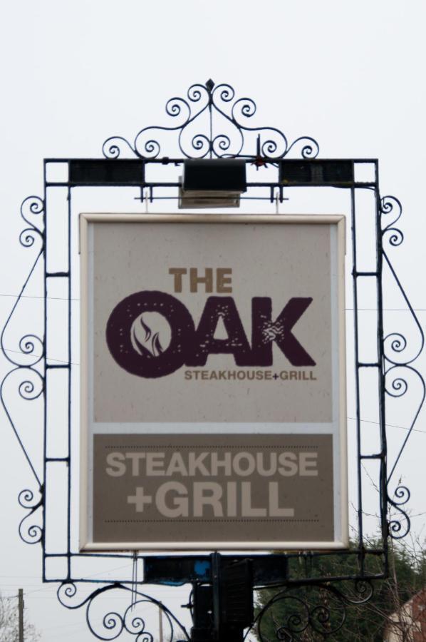 Oak Inn Upton Snodsbury Exterior photo