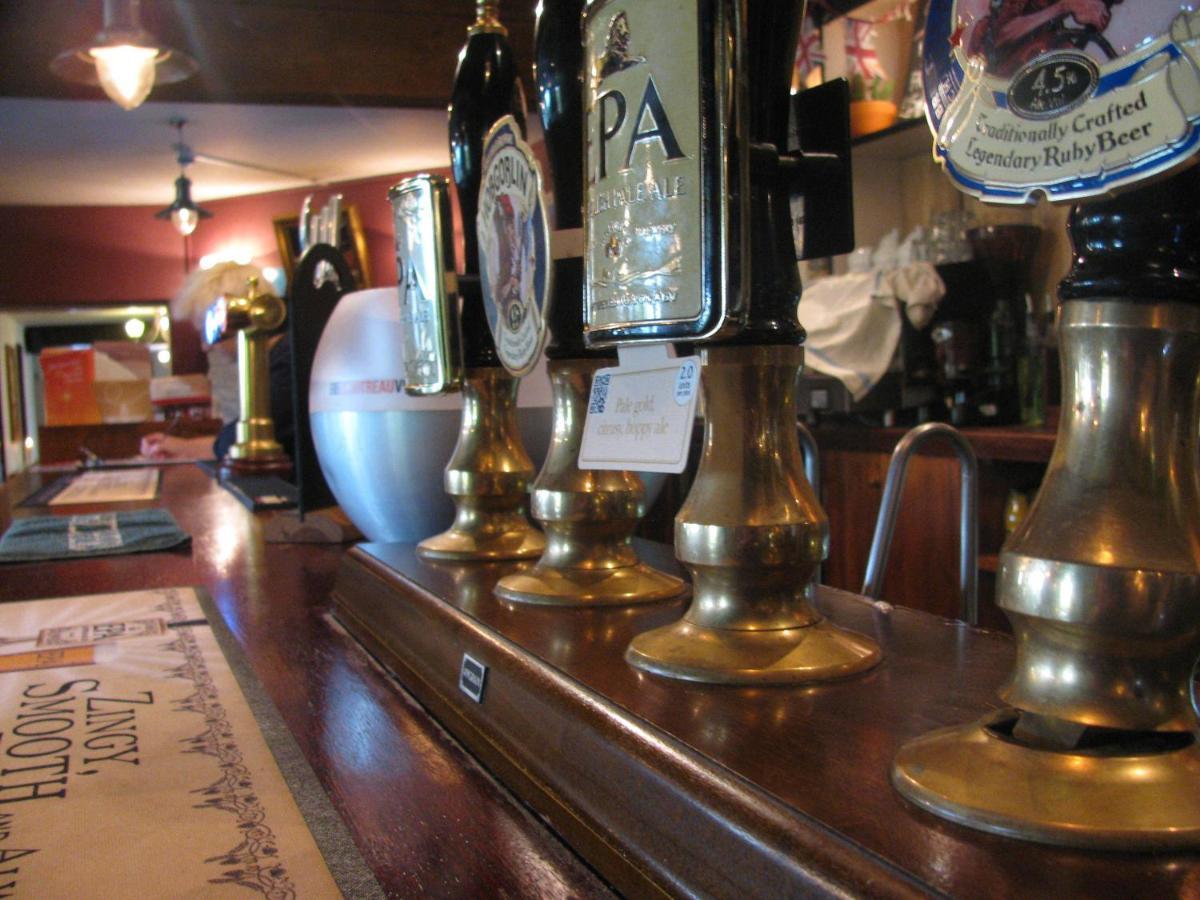 Oak Inn Upton Snodsbury Exterior photo